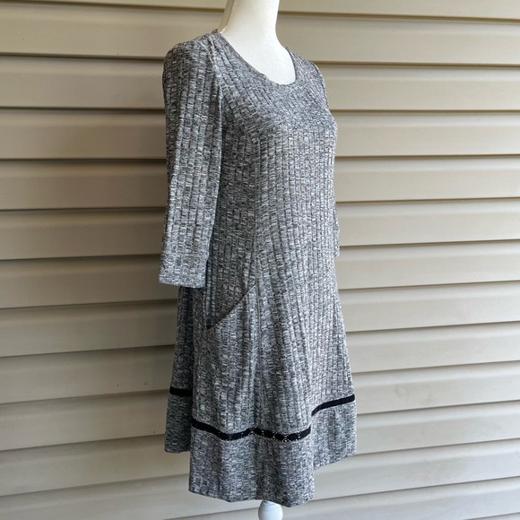 •Chris McLaughlin• Lightweight Flared Sweater Dress - Size 6 - Picture 4 of 8